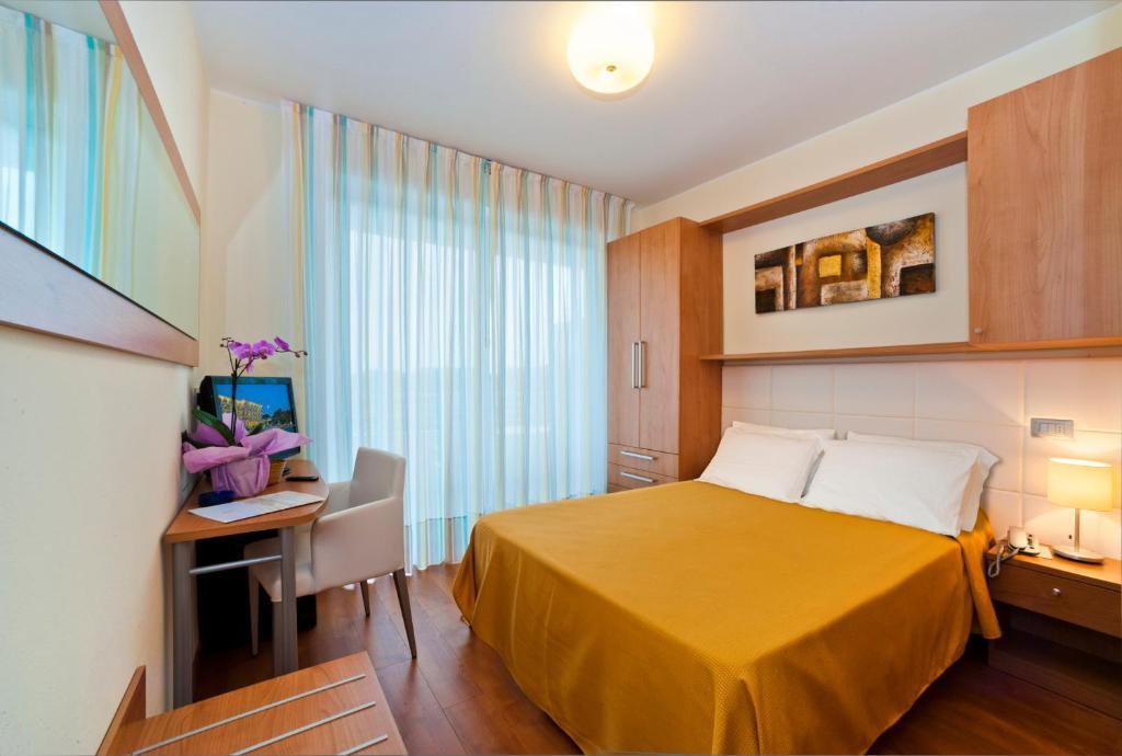 Single Room,46655281:JPEG