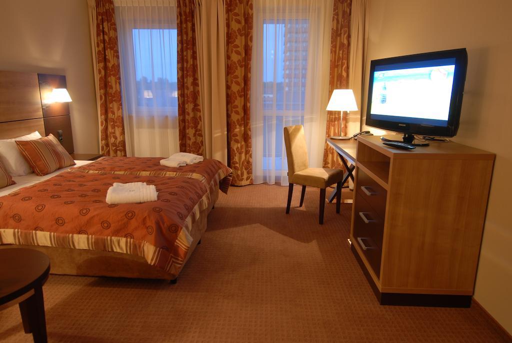 Standard Double or Twin Room,958518307:JPEG