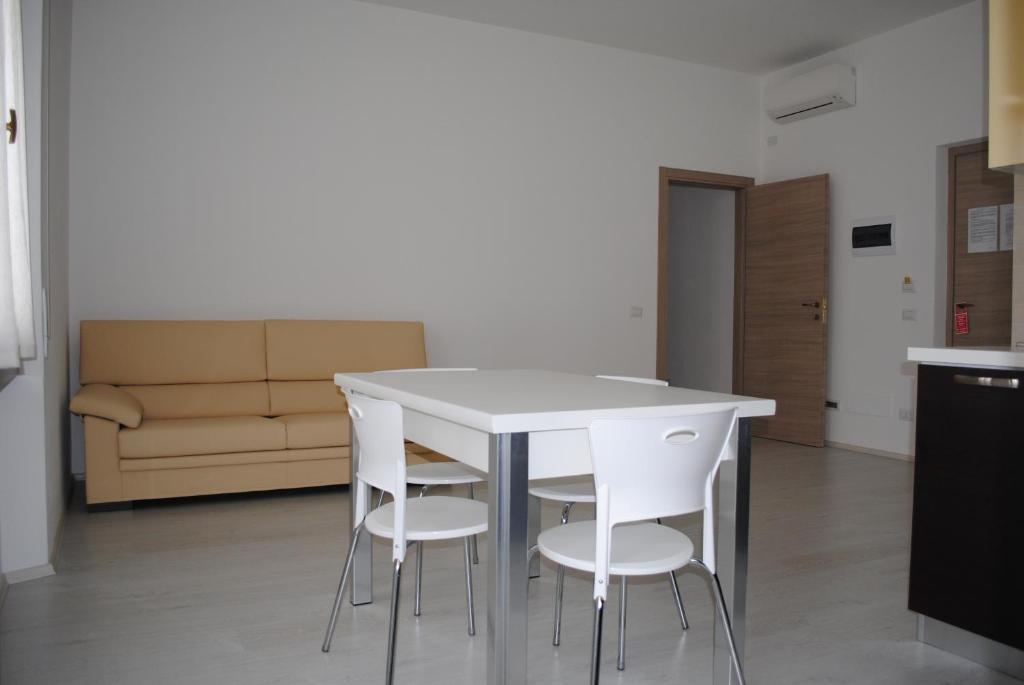 One-Bedroom Apartment - Ground Floor,52263821:JPEG