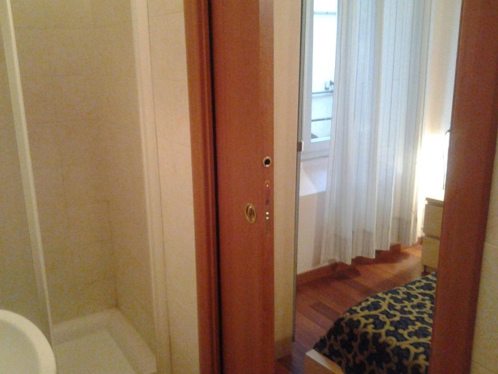 Single Room,50681224:JPEG