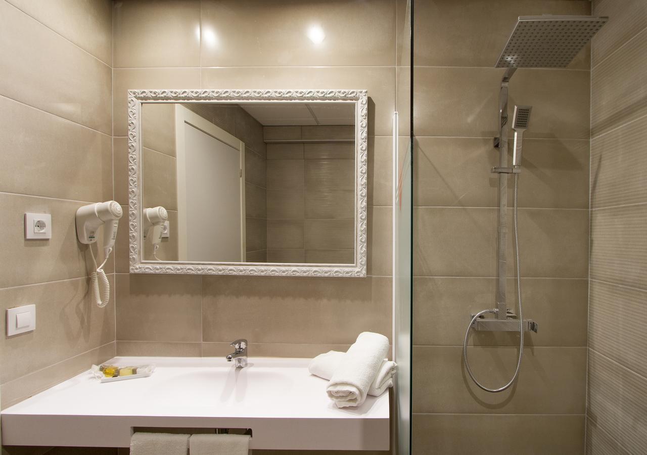 Habitación Cuádruple (2 adultos + 2 niños)