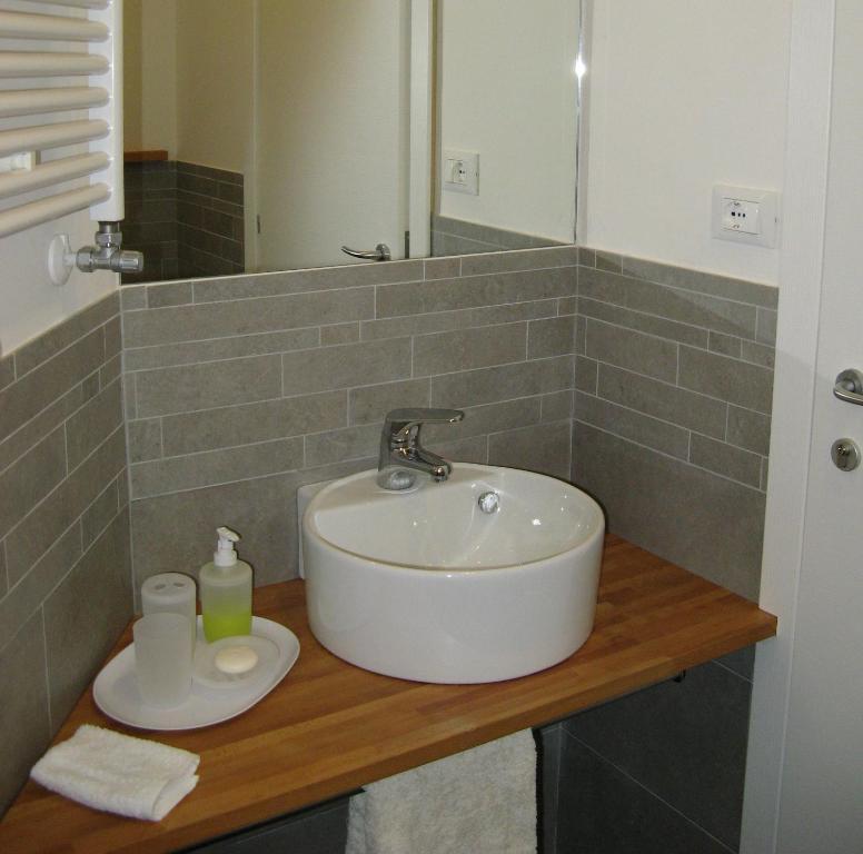Quarto Individual com Casa de Banho