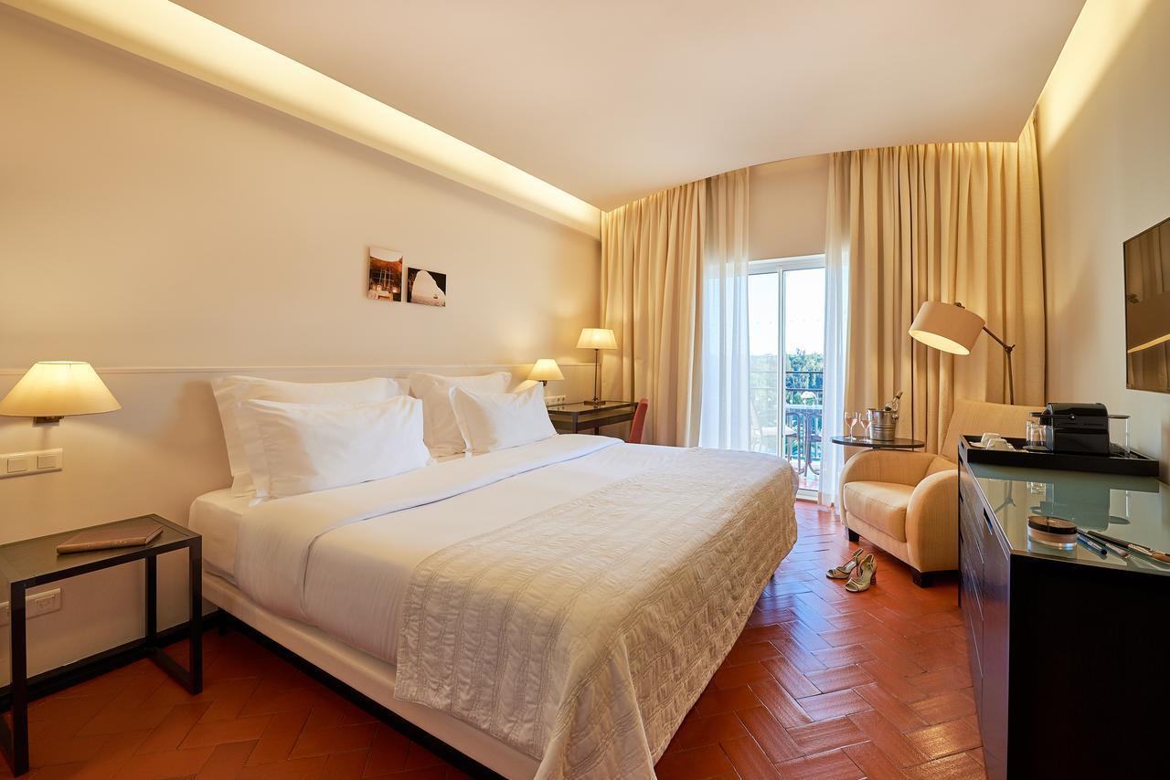 Quarto Duplo ou Twin com Vista Montanha (2 Adultos e 1 Criança)