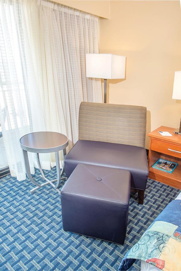 King Room Oceanfront View Non-Smoking