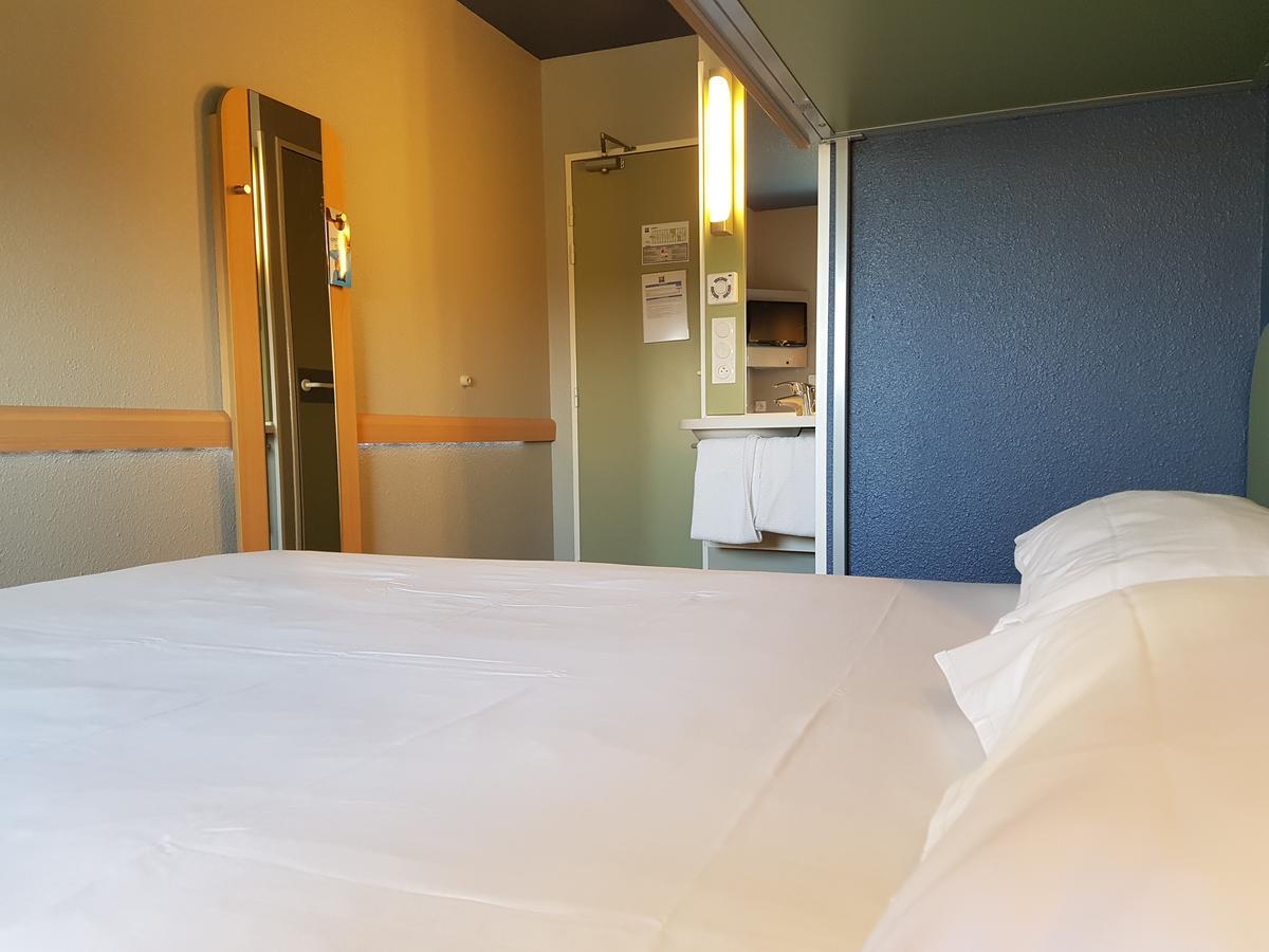 Chambre Triple avec 1 Lit Double et 1 Lit Superposé