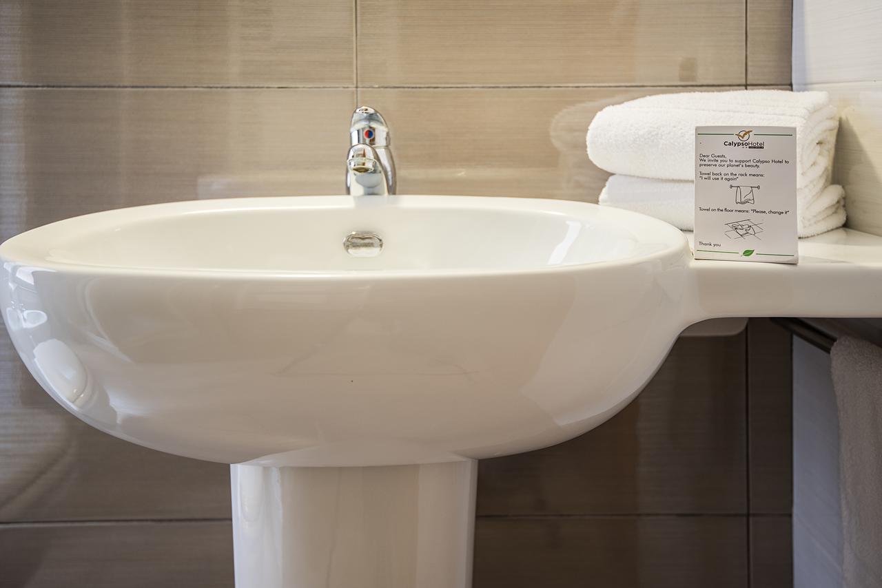 Triple Room,519273174:JPEG