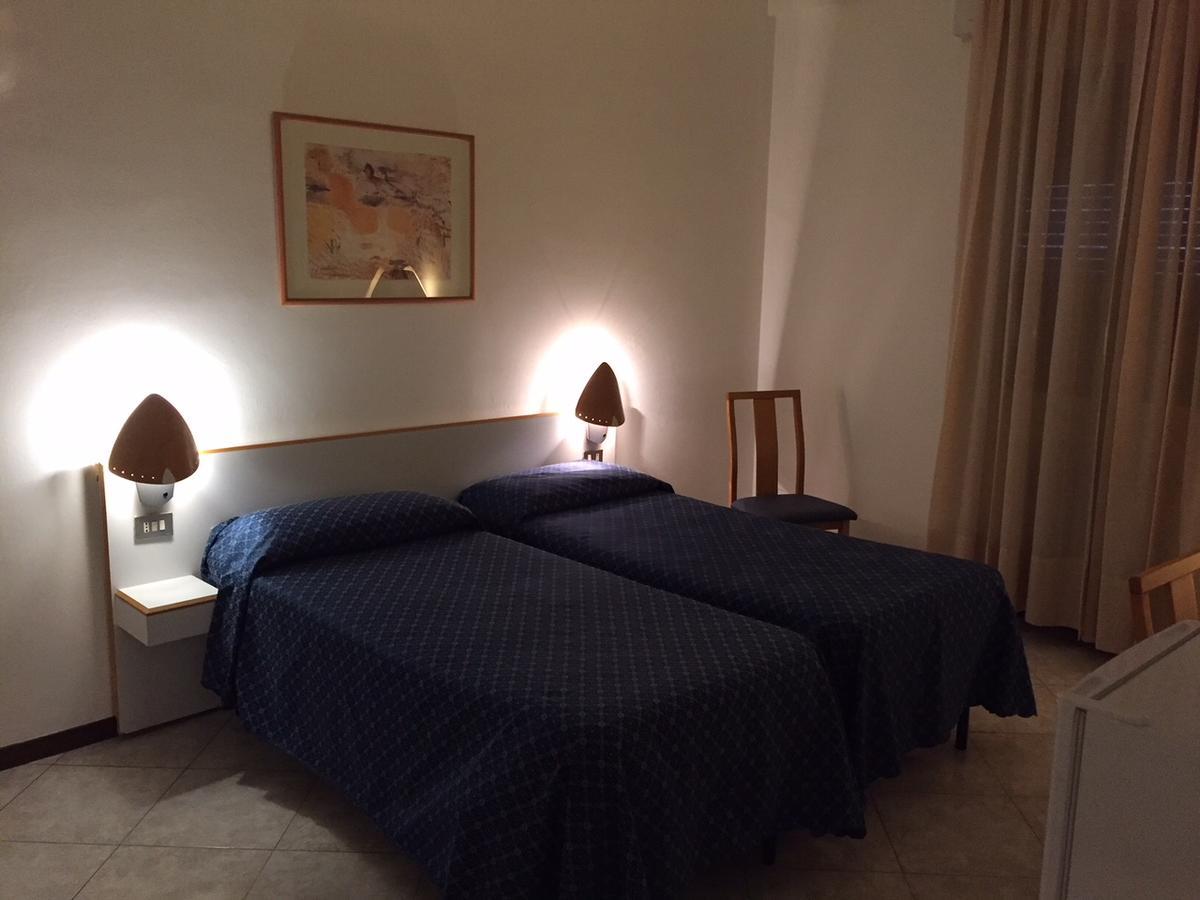 Doppel- oder Zweibettzimmer
