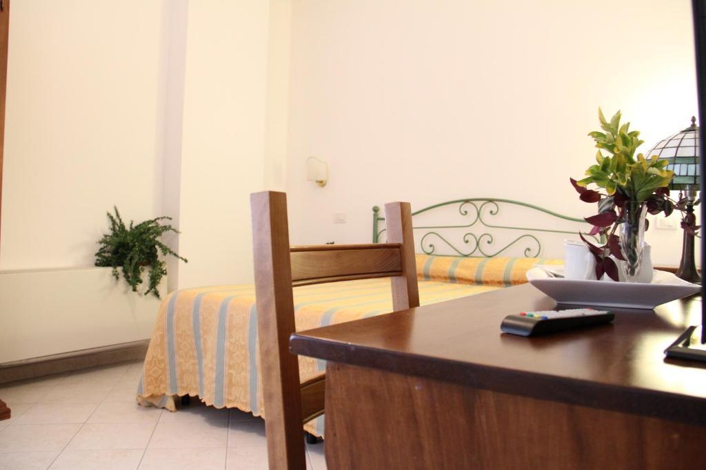 Double or Twin Room,52251944:JPEG