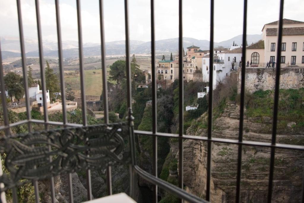 Habitación Doble con balcón y vistas al Puente Nuevo - 1 o 2 camas