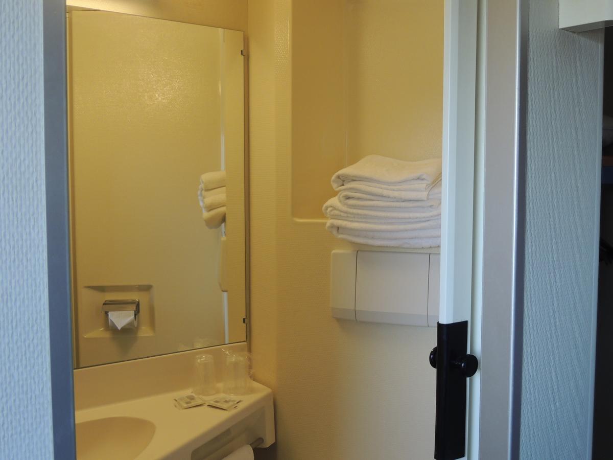 Chambre Double Accessible aux Personnes à Mobilité Réduite