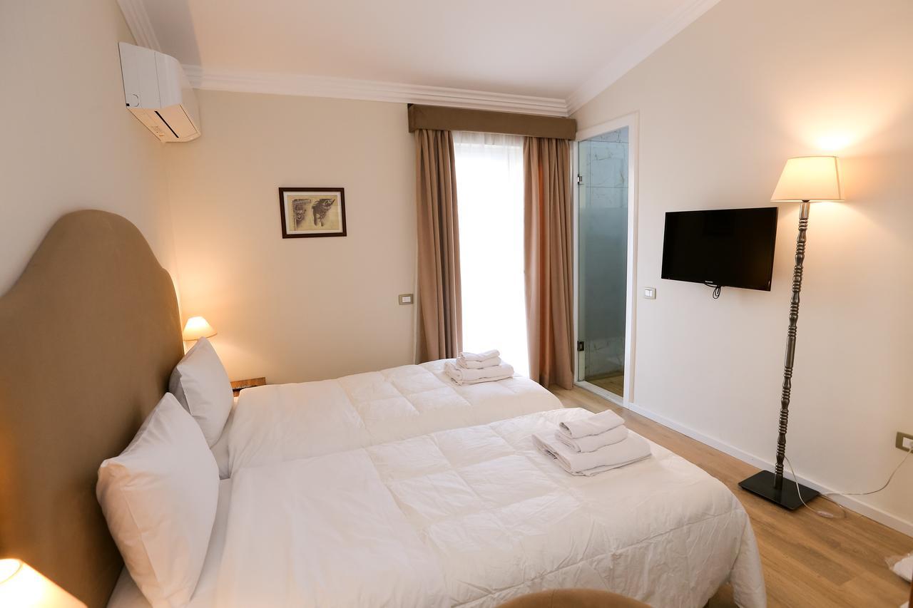 Tweepersoonskamer met 2 Aparte Bedden
