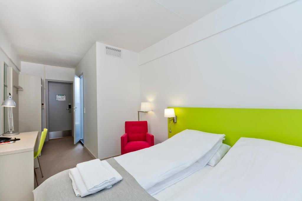 Standard Double Room,53838979:JPEG