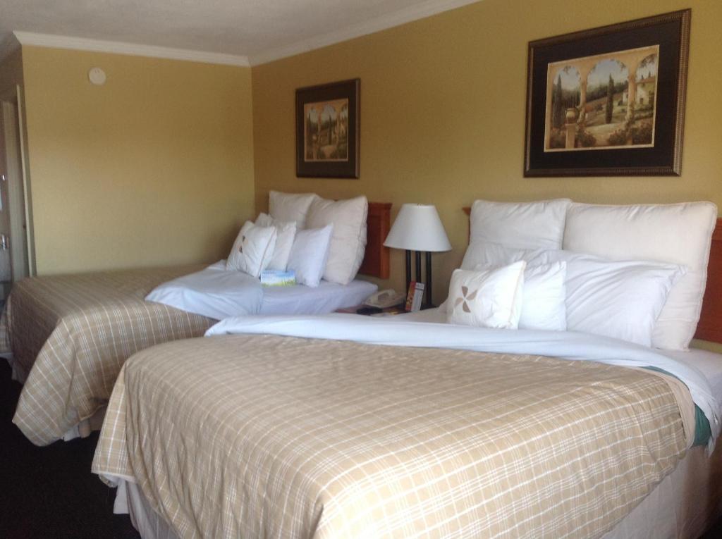 Queen Room with Two Queen Beds - Mobility Access/Non-Smoking,1279506814:JPEG
