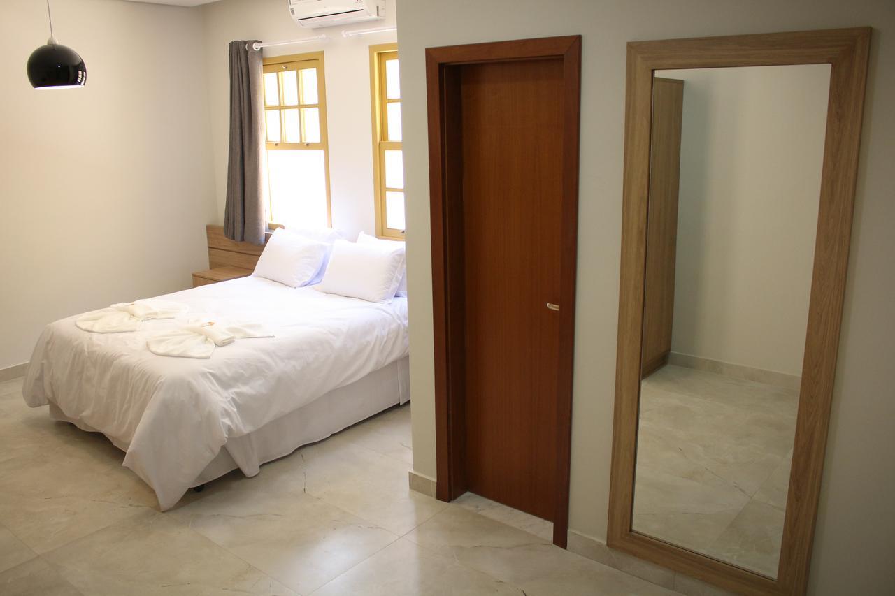 Quarto Deluxe com Cama de Casal ou 2 de Solteiro