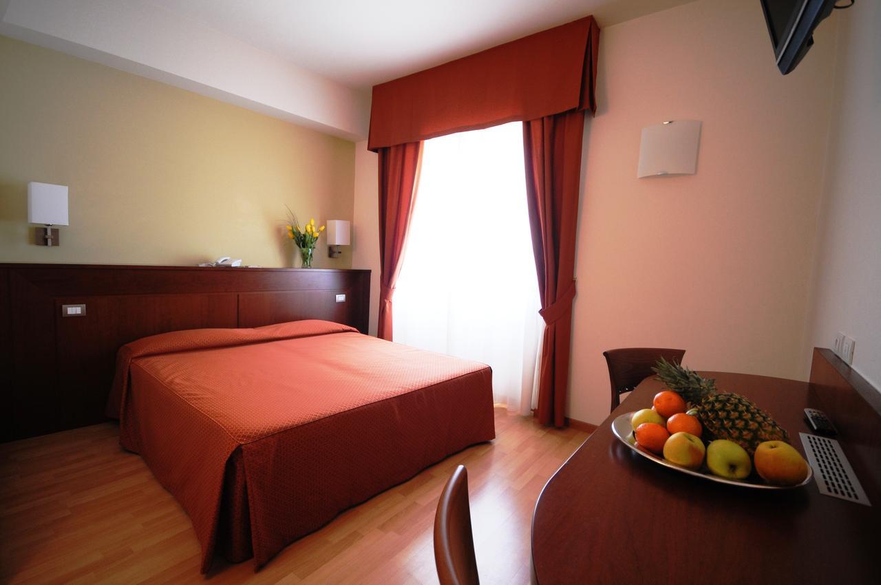Double or Twin Room,805106985:JPEG