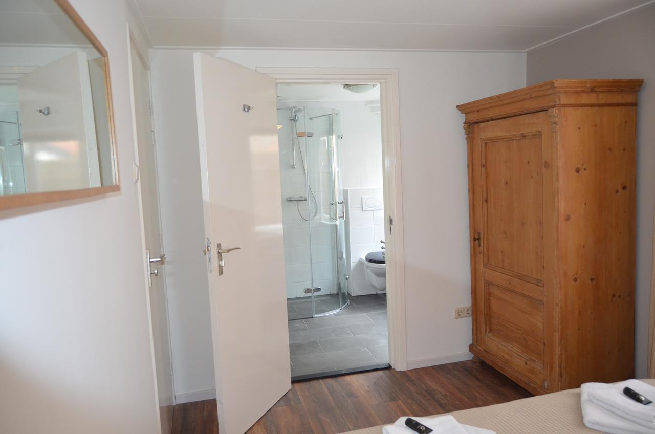 One-Bedroom Apartment,1239455590:JPEG