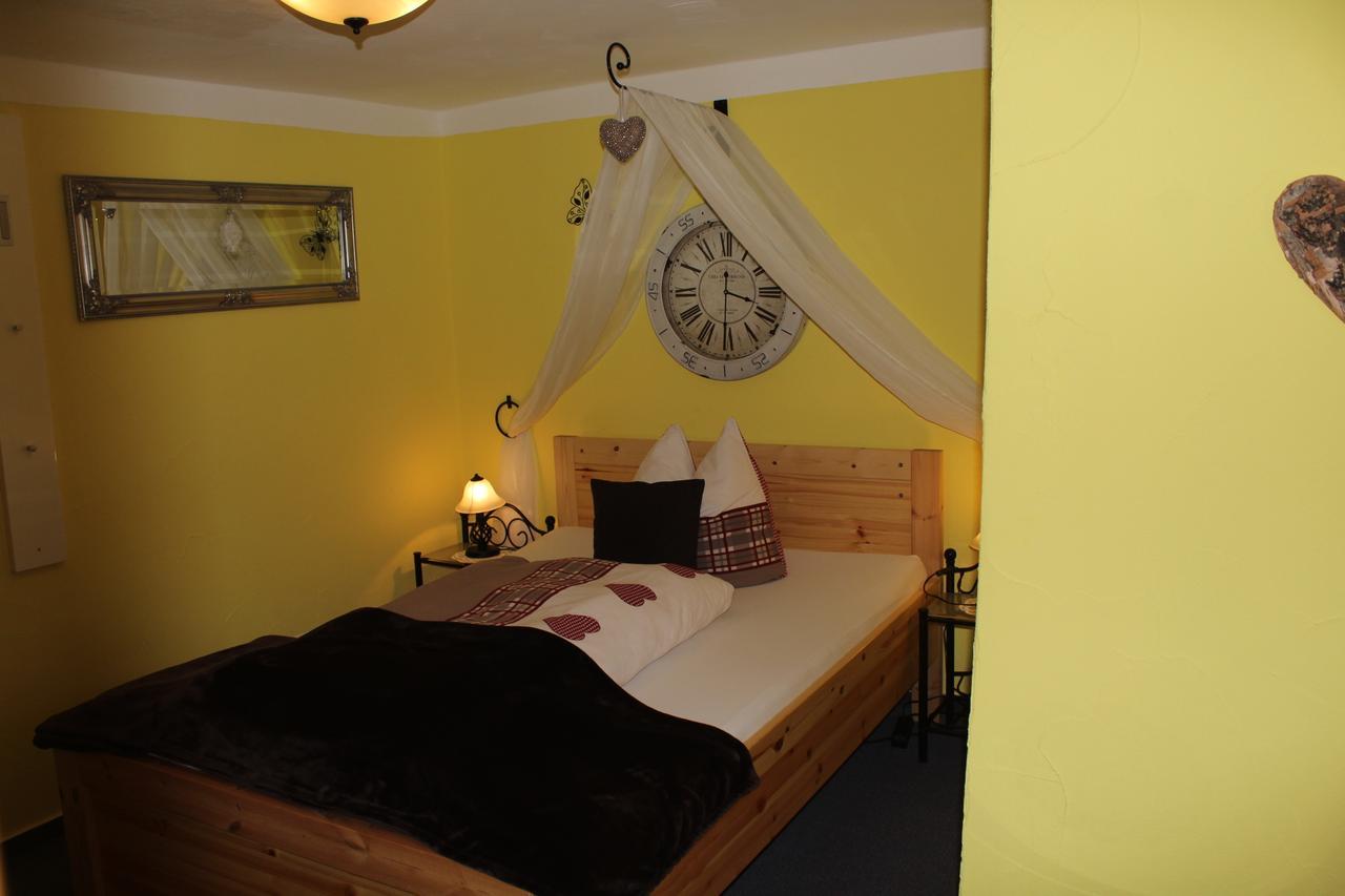 Single Room,546972702:JPEG