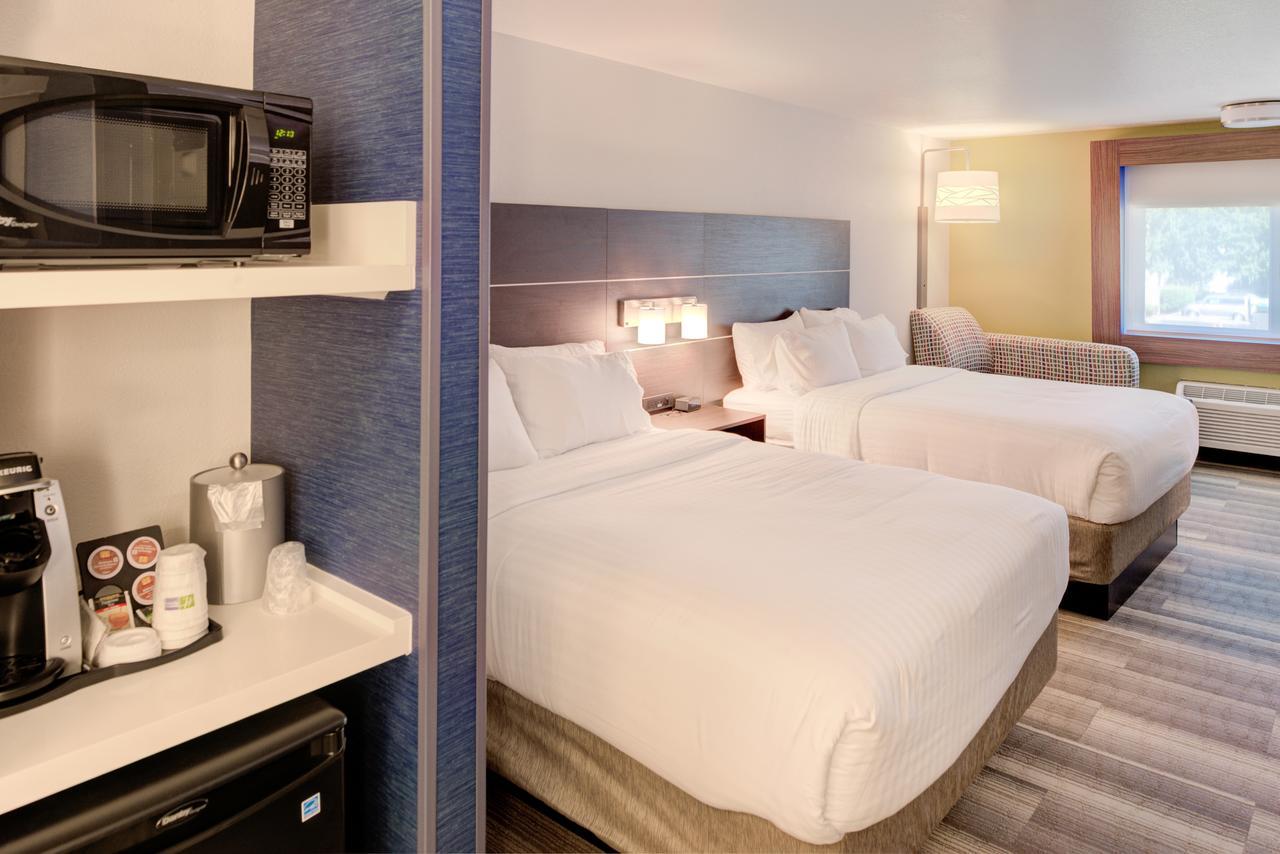Standard Room with Two Queen Beds