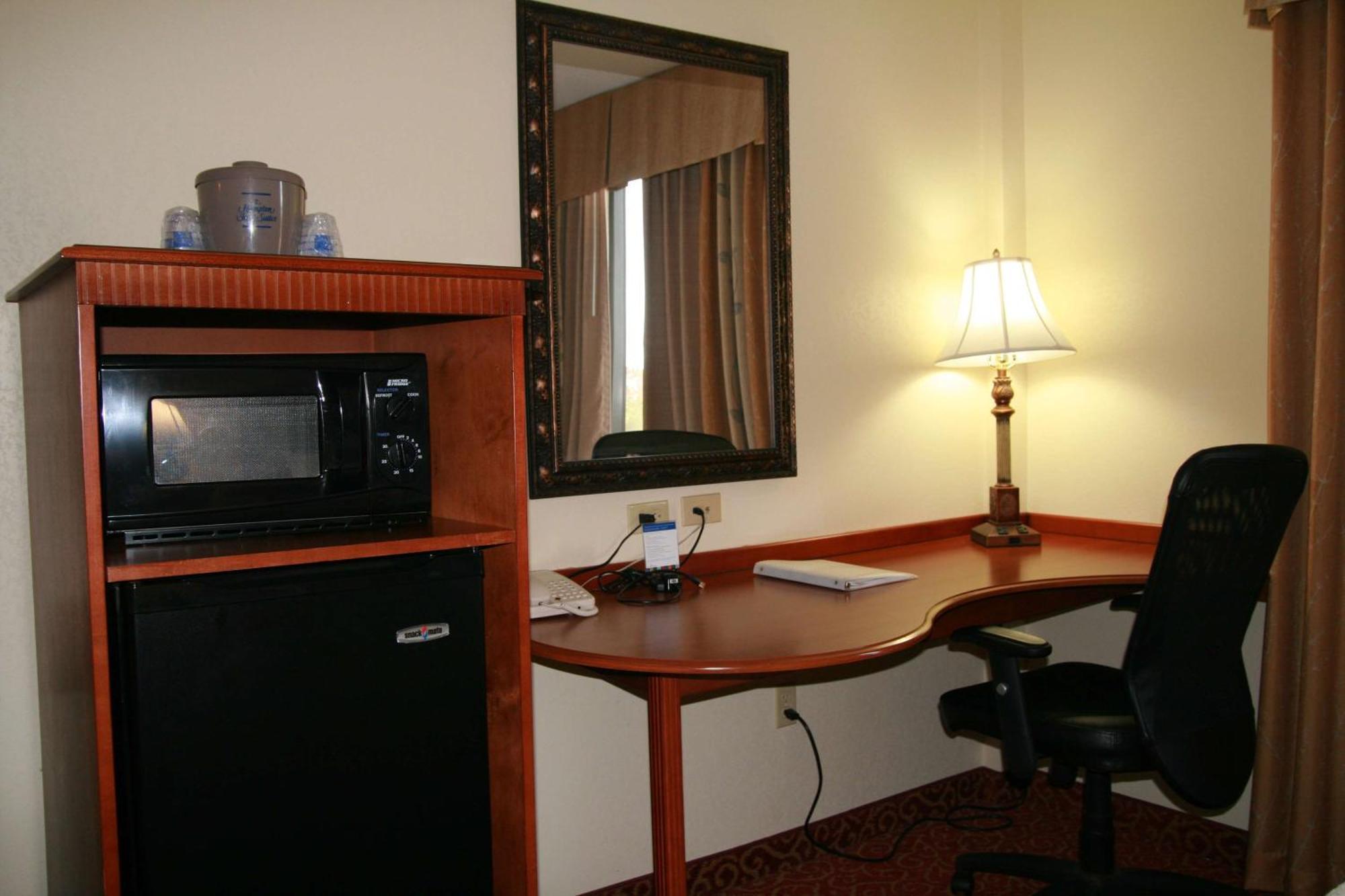 Room with Two Queen Beds - Non-Smoking