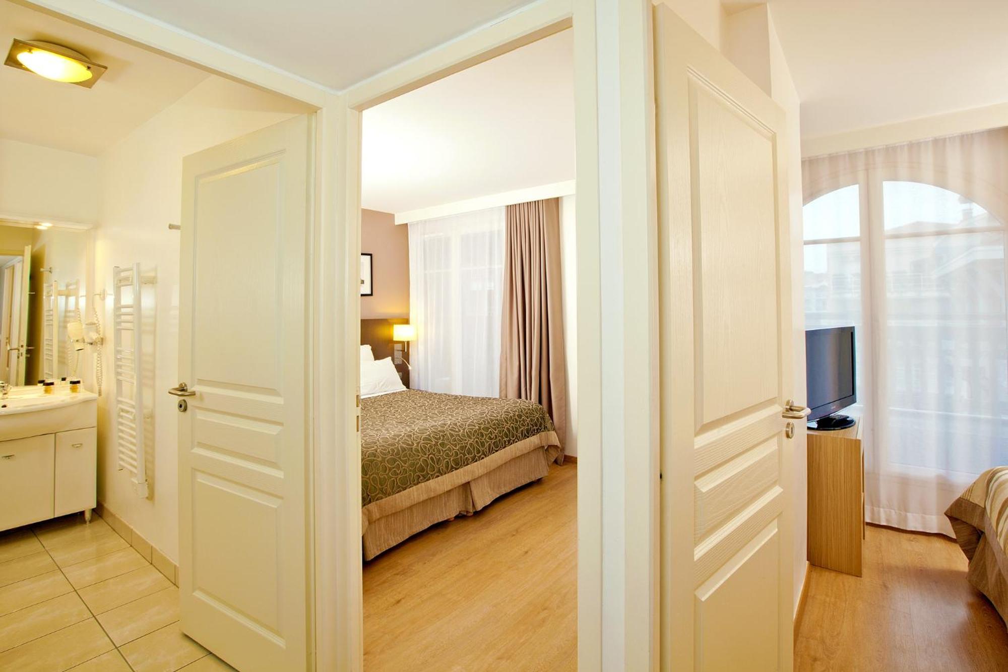 Two-Bedroom Suite (6 persons),430731360:JPEG