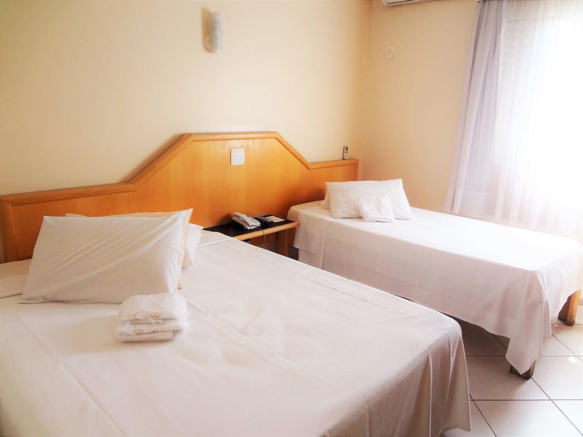 Quarto Triplo Superior (1DBL + 1SGL)