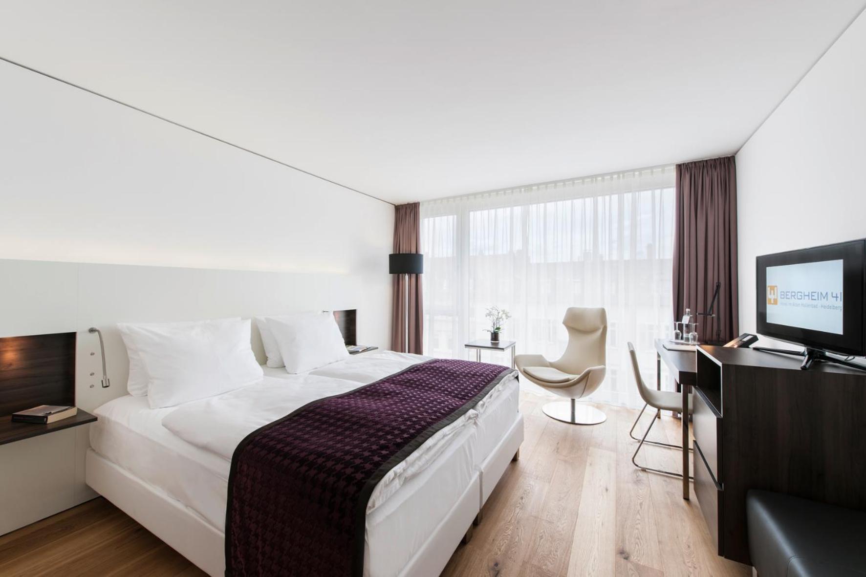 Double Room,561238560:JPEG
