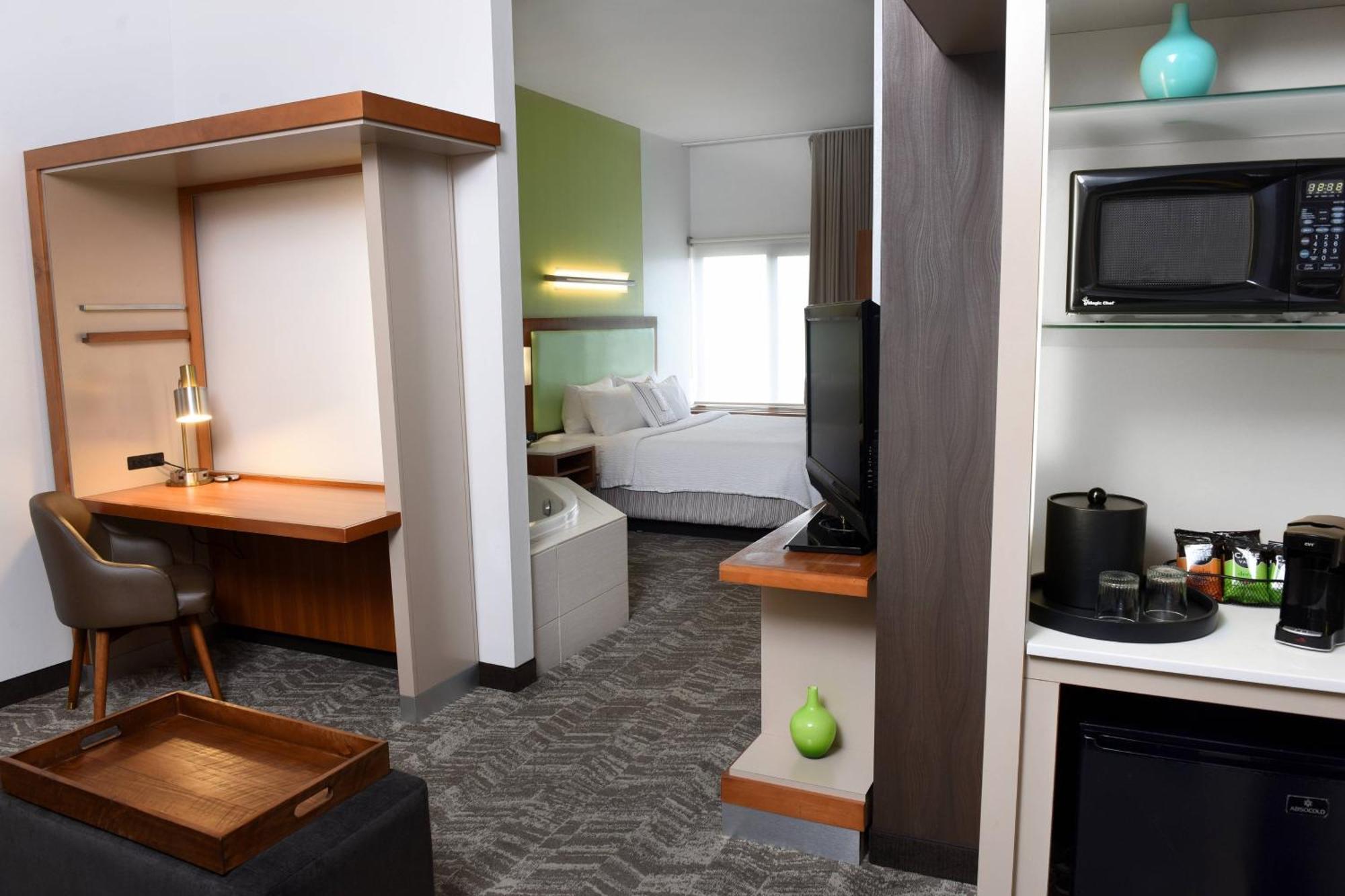 King Studio Room with Sofa Bed and Whirlpool