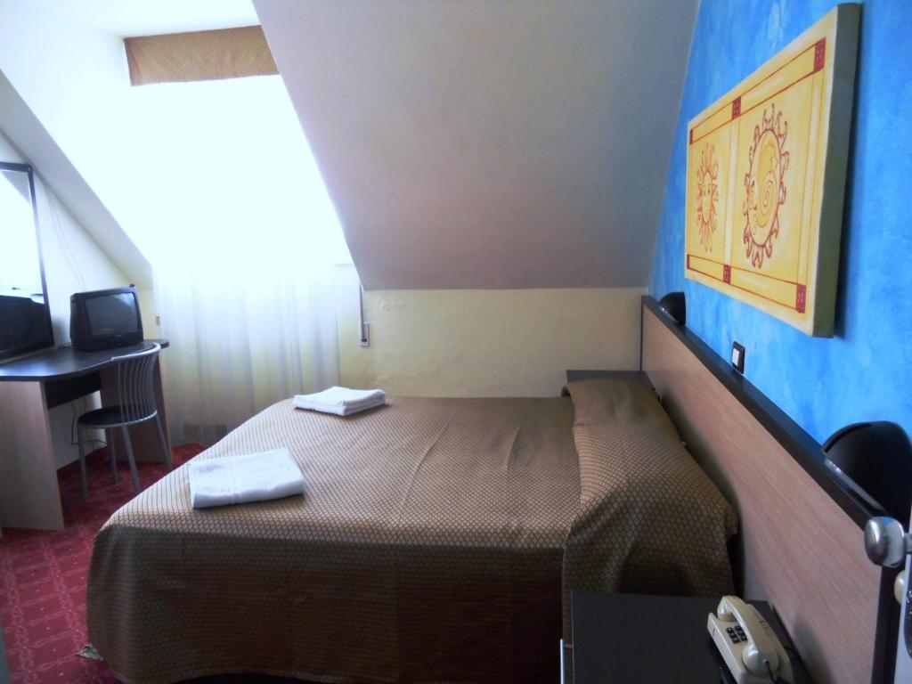 Double Room,1037947009:JPEG