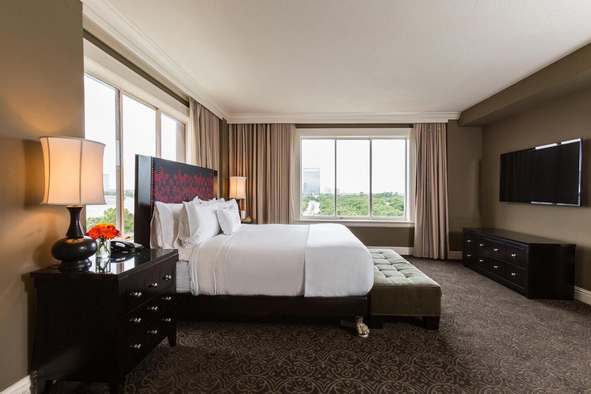 Junior Suite 1 King Bed,1566946781:JPEG