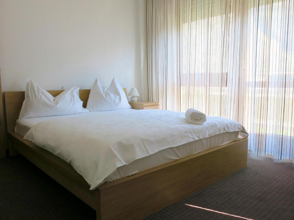 Standard Single Room Street Side