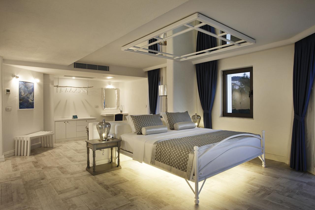 Junior Suite with Sea View,572146467:JPEG