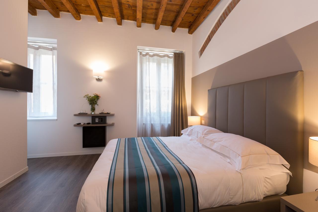 Quarto Duplo