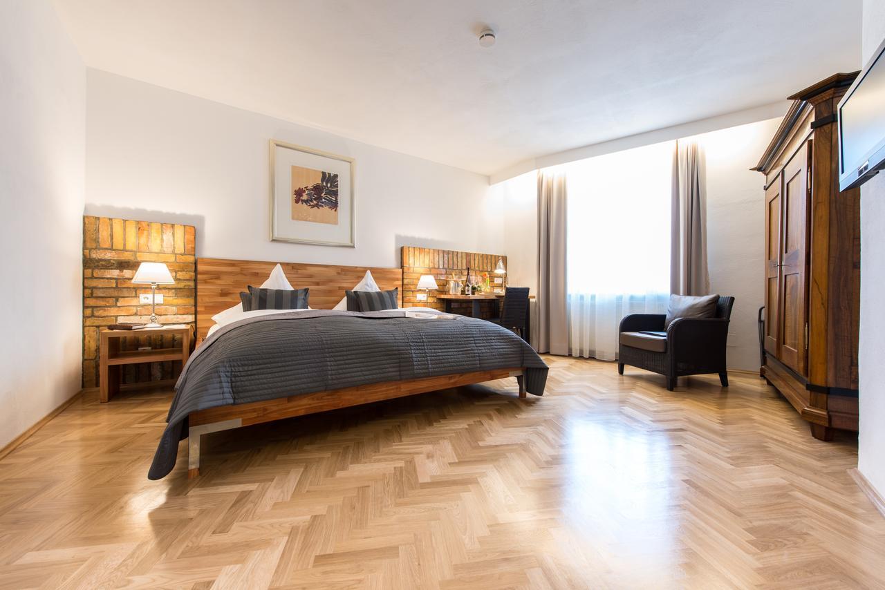 Double Room,595744431:JPEG
