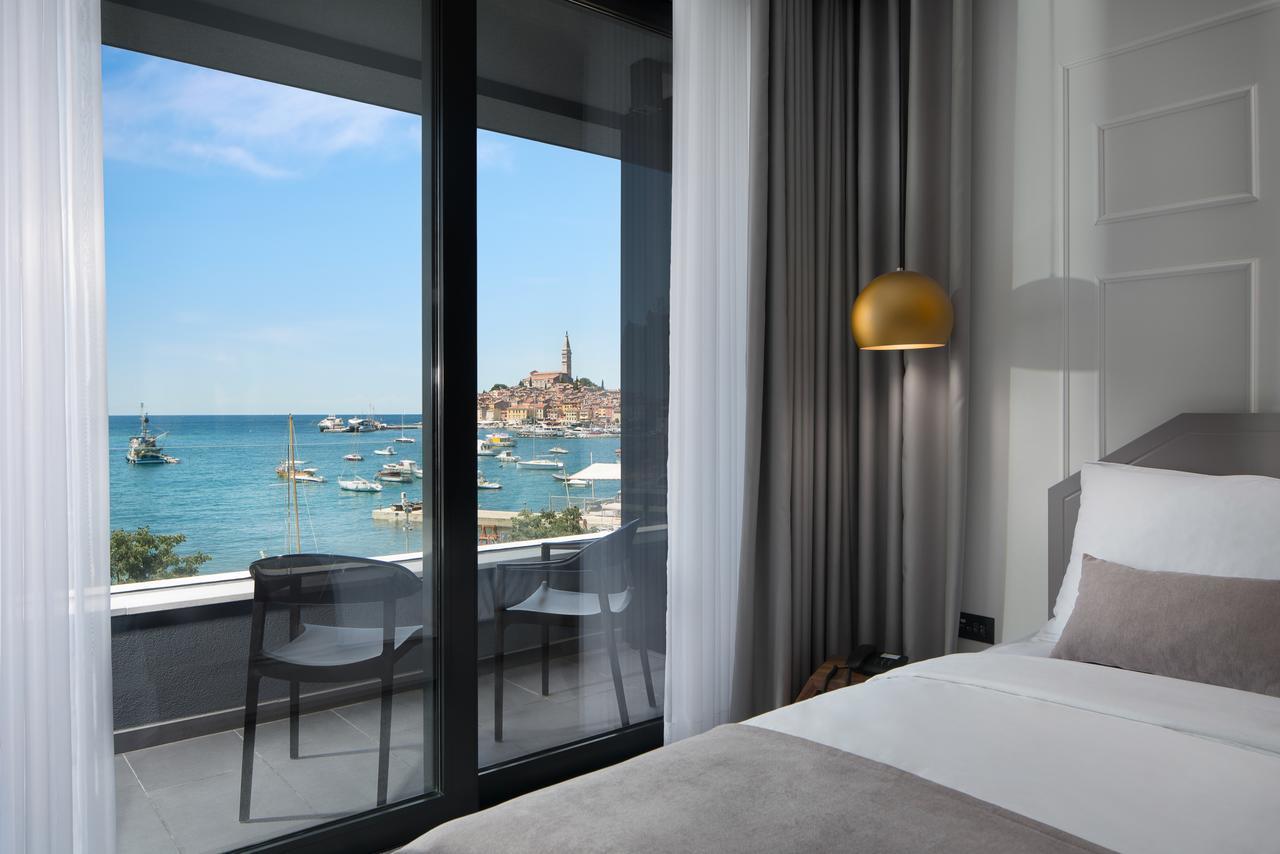 Superior Driepersoonskamer met Balkon en Uitzicht op Zee.