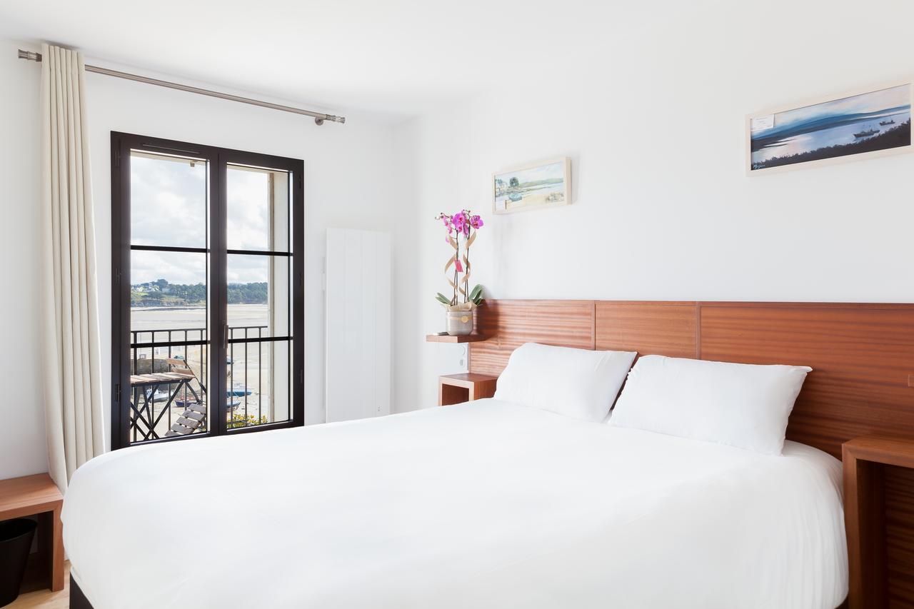 Chambre Double ou Lits Jumeaux - Vue Latérale sur Mer