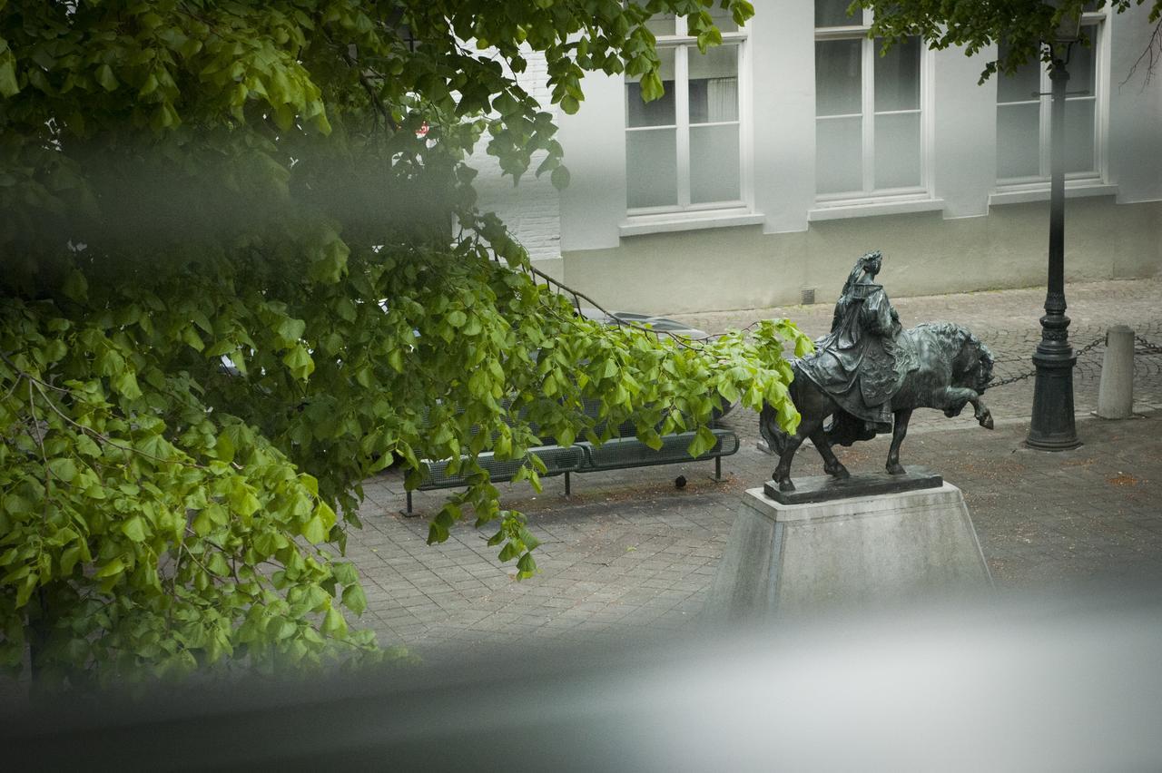 Suite,604989699:JPEG