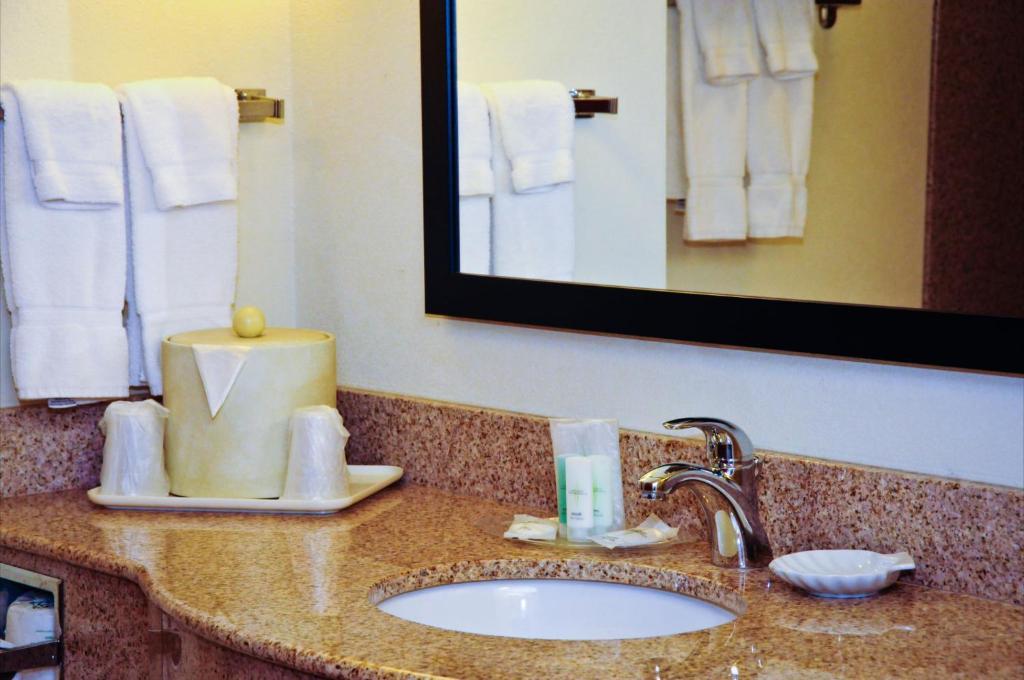 Queen Suite with Two Queen Beds