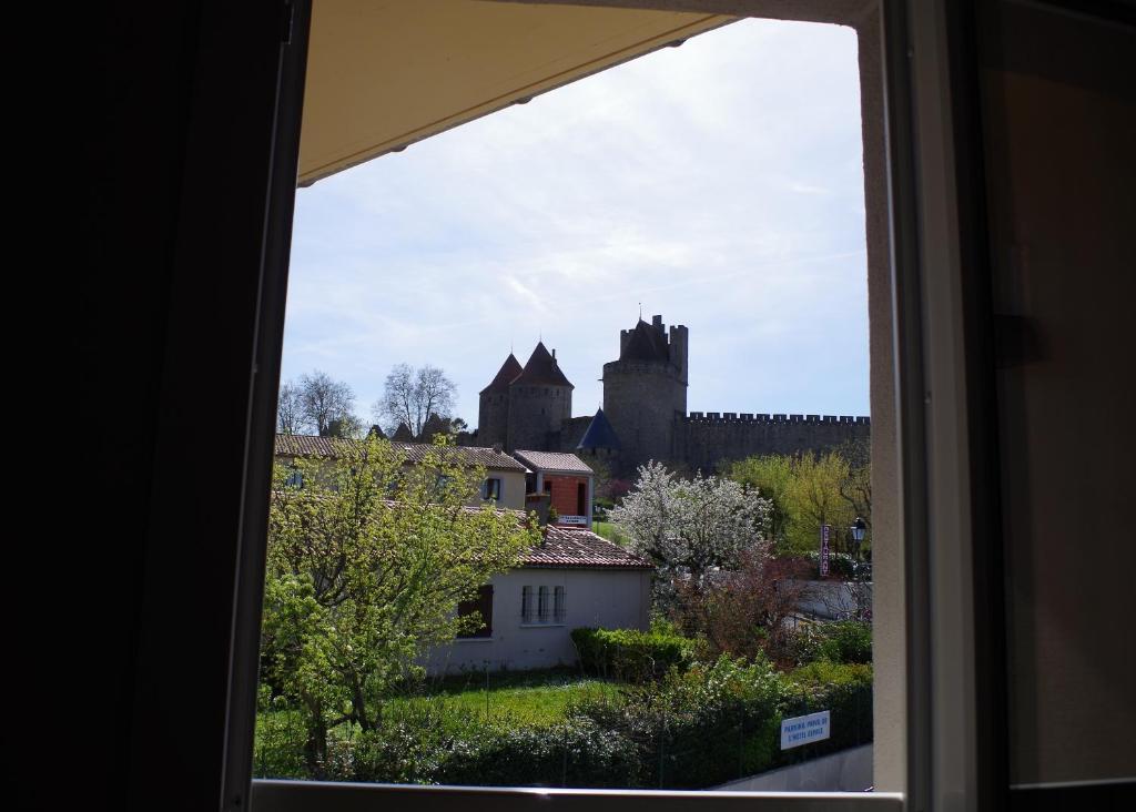 Chambre Lits Jumeaux - Vue sur Ville Médiévale