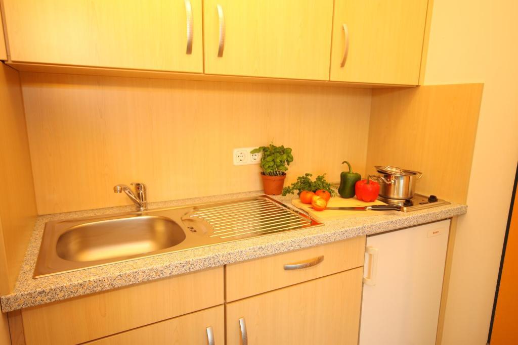 Apartment,1224478399:JPEG