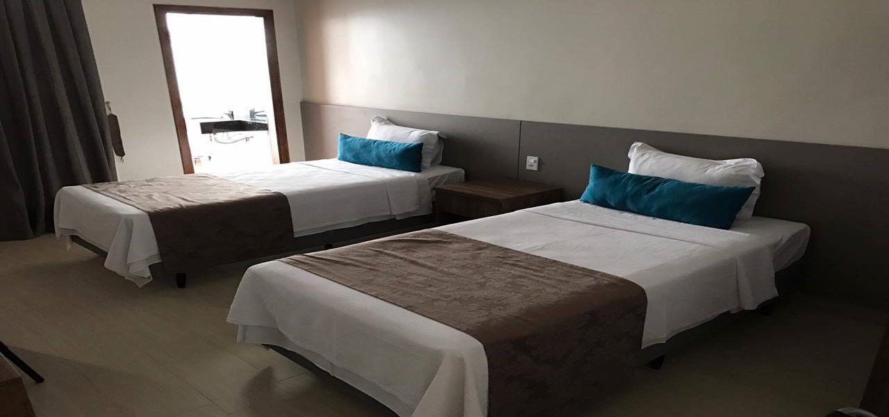Quarto com 2 Camas de Solteiro