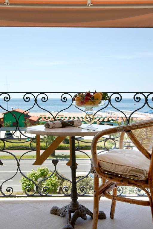 Classic Double or Twin Room with Sea View,1209620773:JPEG