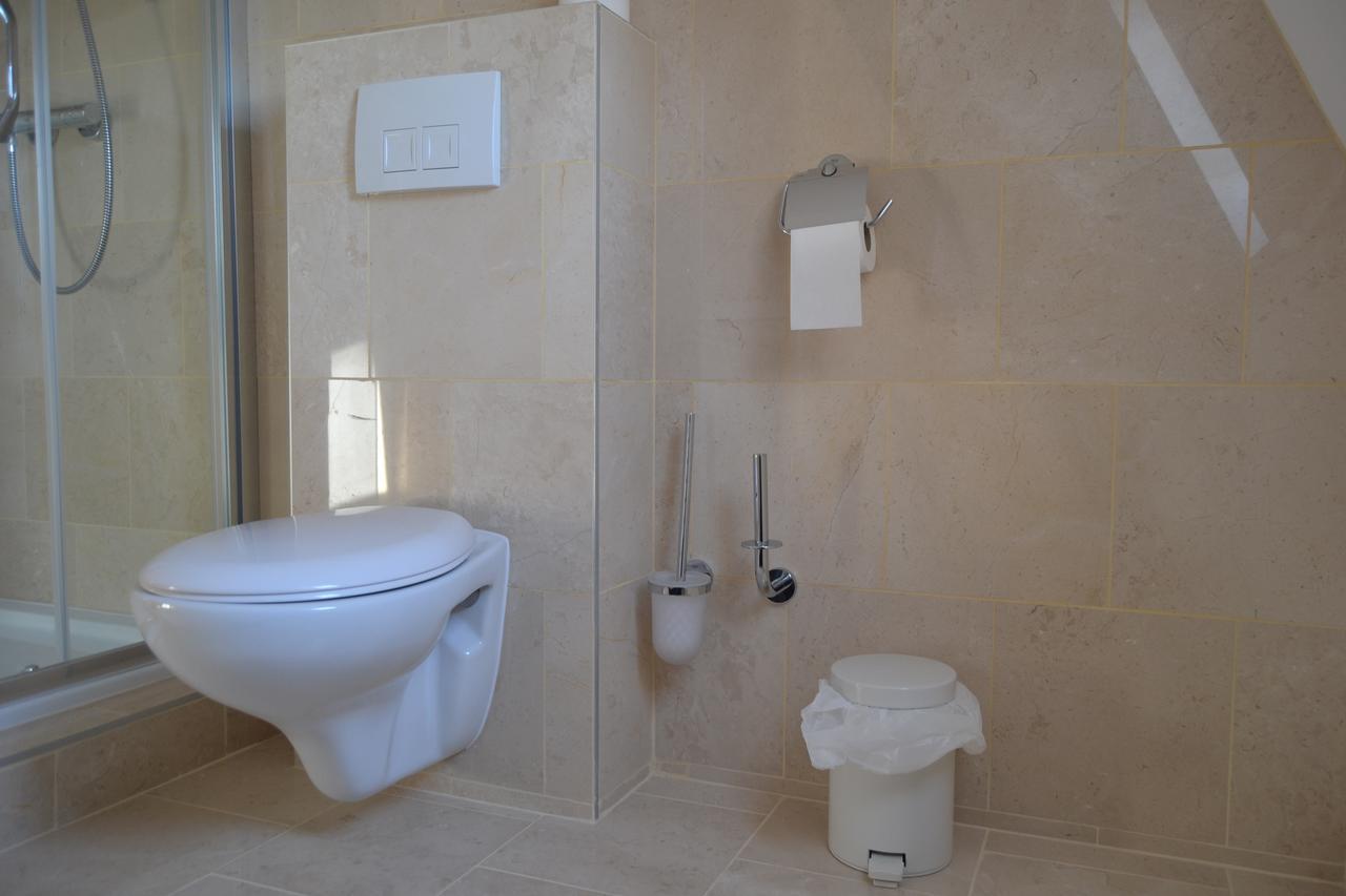 Standard Double Room,615073910:JPEG