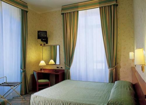 Quarto com Cama de Casal ou 2 de Solteiro