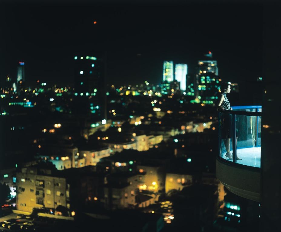 Suite Tower avec balcon et vue sur la ville