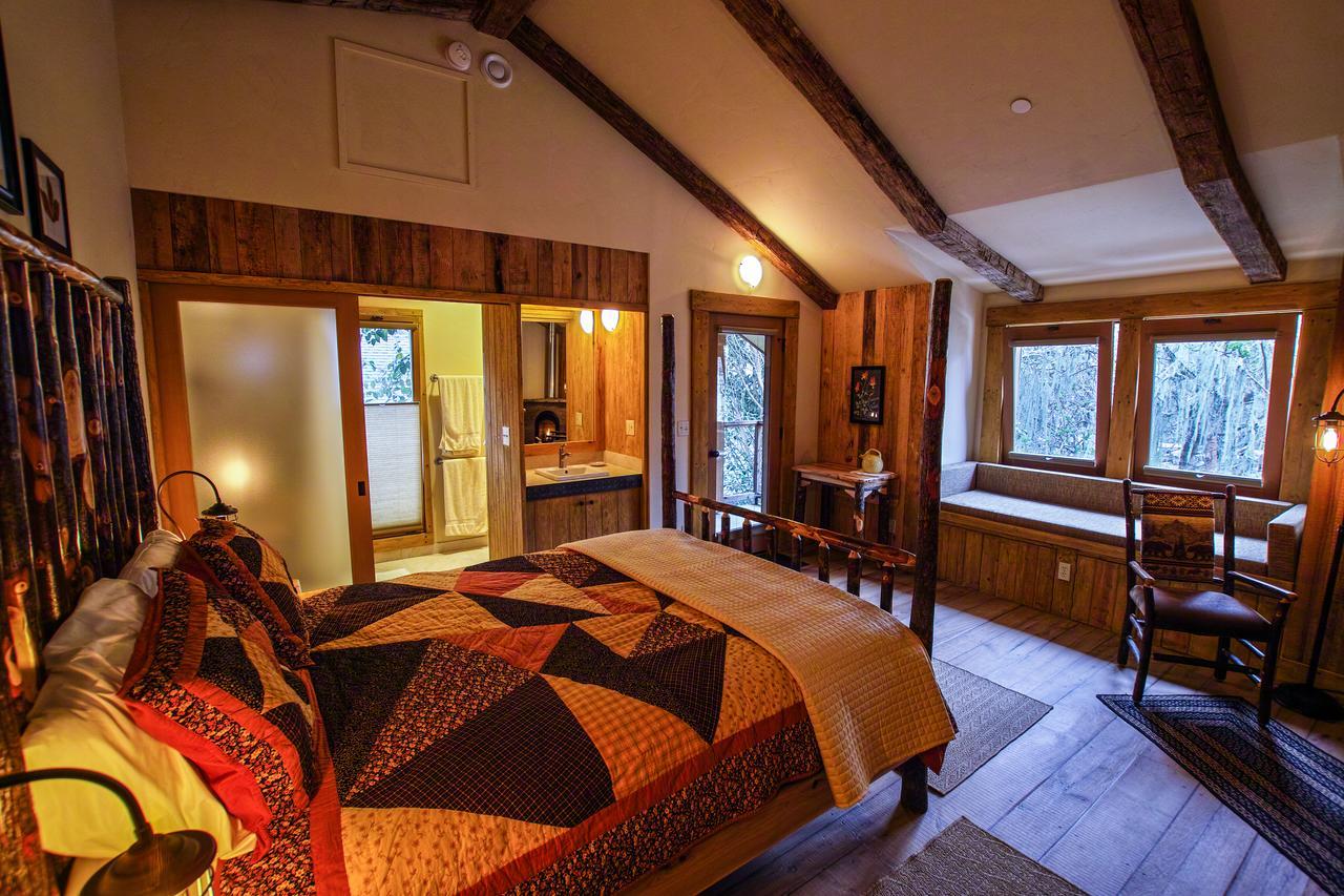 Hickory Room