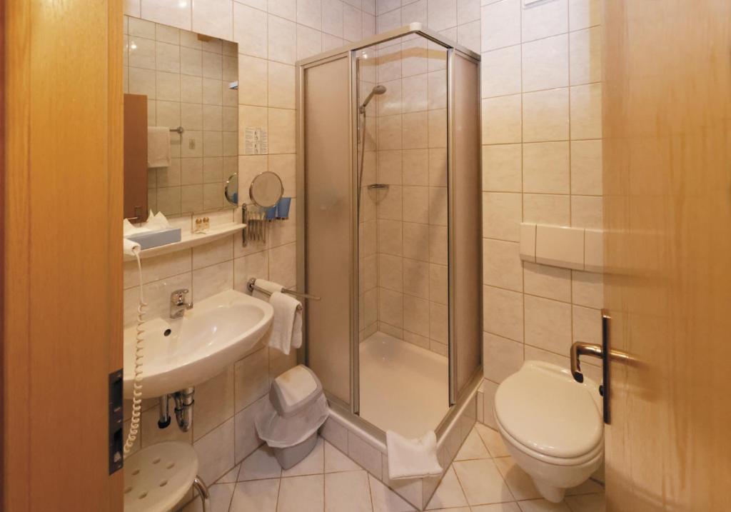 Double Room,1635080921:JPEG