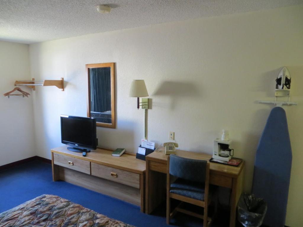 King Room - Non-Smoking