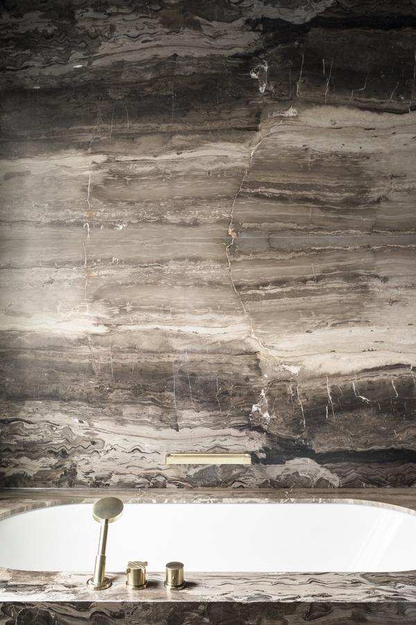 Executive Suite - One,630596427:JPEG