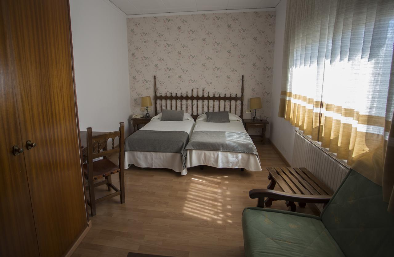 Triple Room,631534041:JPEG