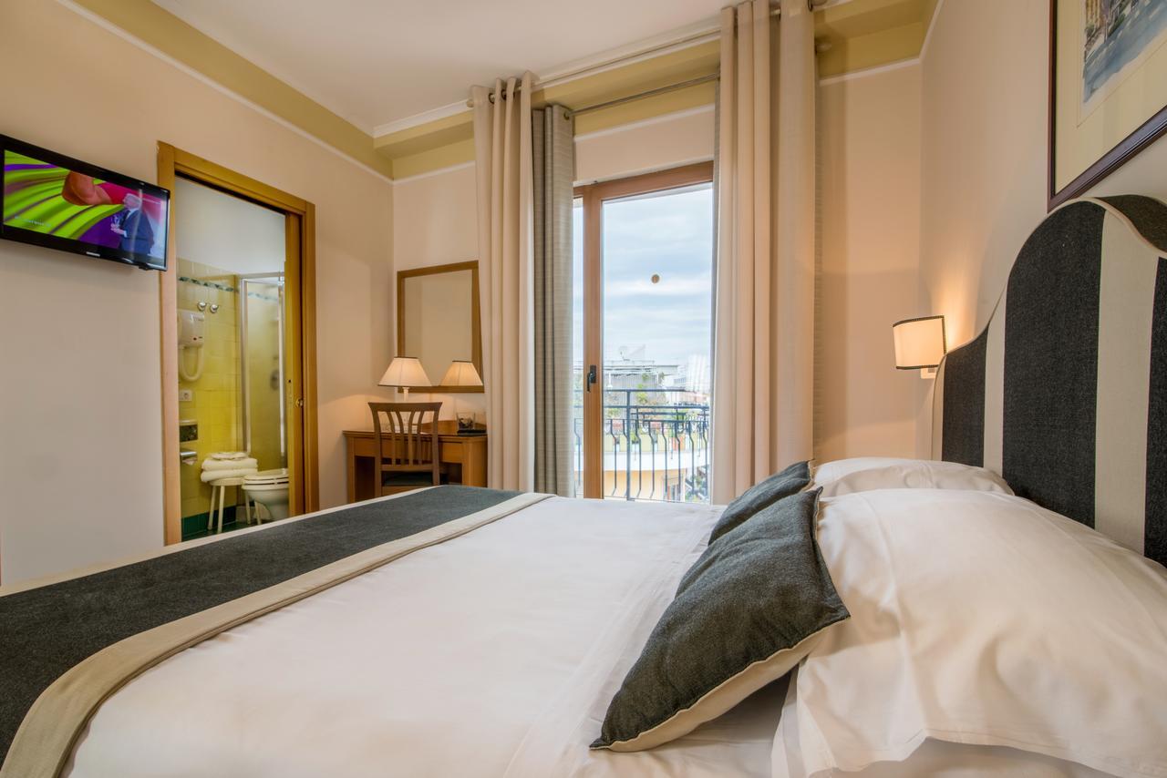 Classic Double Room Balcony,631879908:JPEG